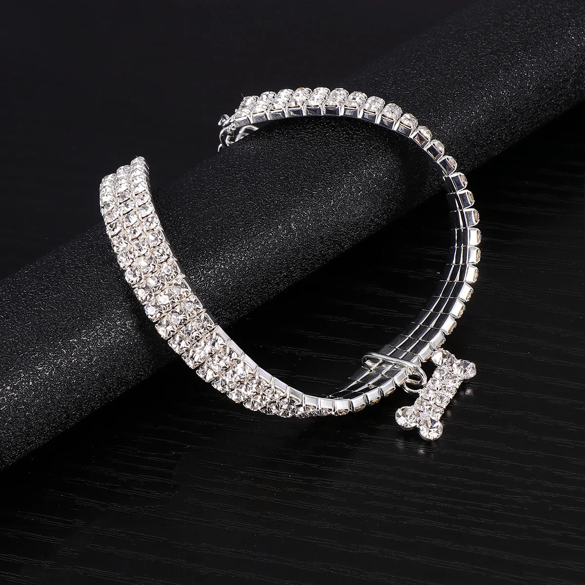 

Adjustable Rhinestone Pet Collar White Size Crystal Dog Collar for Cats Dogs Pet Walking Outdoor Use