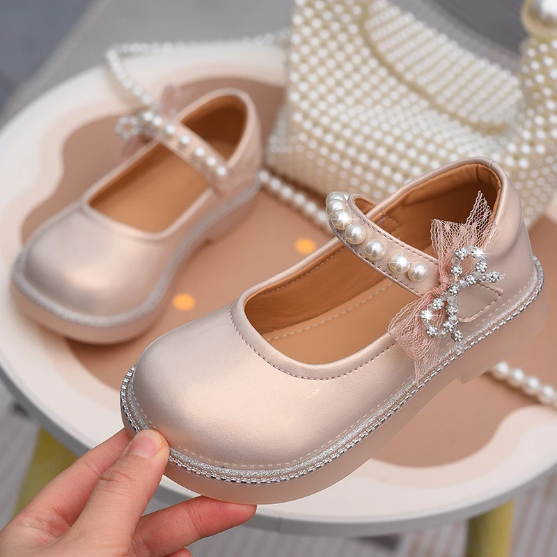 

Genuine leather children's princess shoes 2026 spring new versatile bow tie girls' little leather shoes, little girls' soft sole
