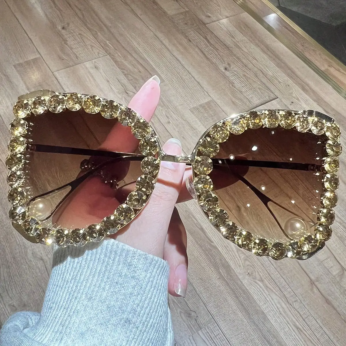1-teilige Damen-Sonnenbrille, neuer schmetterlingsförmiger, übergroßer Rahmen mit Strass-Inlay, stilvoll und trendig für Straßenfotografie, Da