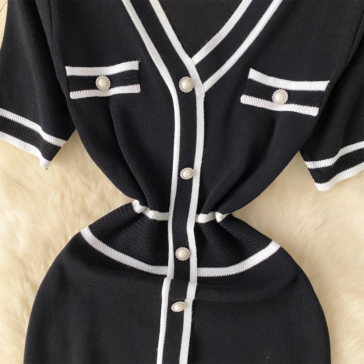 Robe mi-longue à manches courtes pour femmes, robe de bureau élégante, pull avec des hanches rondes, batterie, chic, éducatif, dame, printemps, 2024