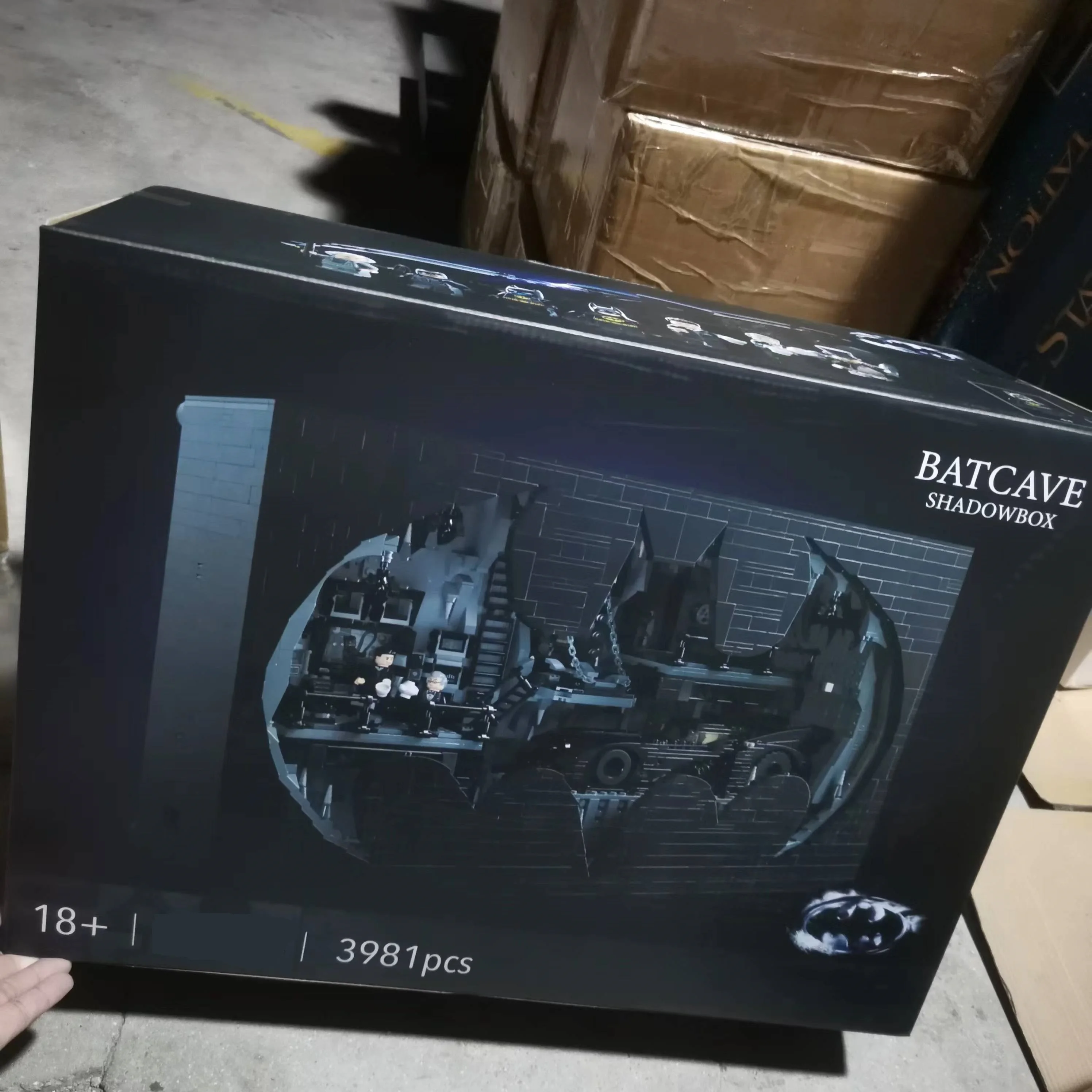 

Compatible 76252 Original Box Famous Movie Series Batcaved Shadow Box Building Kit Blocks Bricks Toys Birthday Gifts