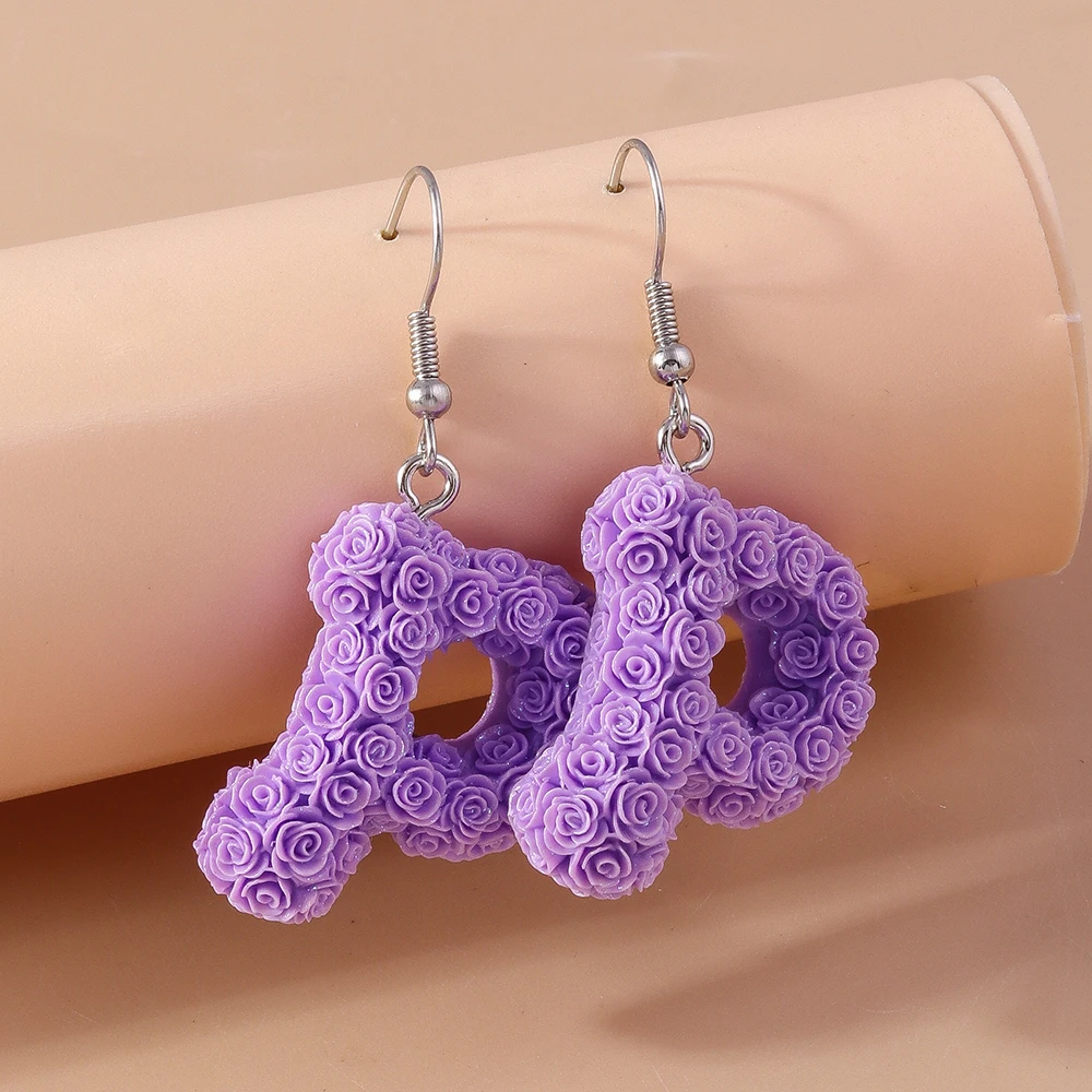 Aihua Bunte Harz-Ohrringe mit Blumen-Initialen, 26 Buchstaben, Kawaii A-Z Alphabet-Charm-Ohrringe für Frauen, Geburtstagsparty-Schmuckgeschenke – Detail 10
