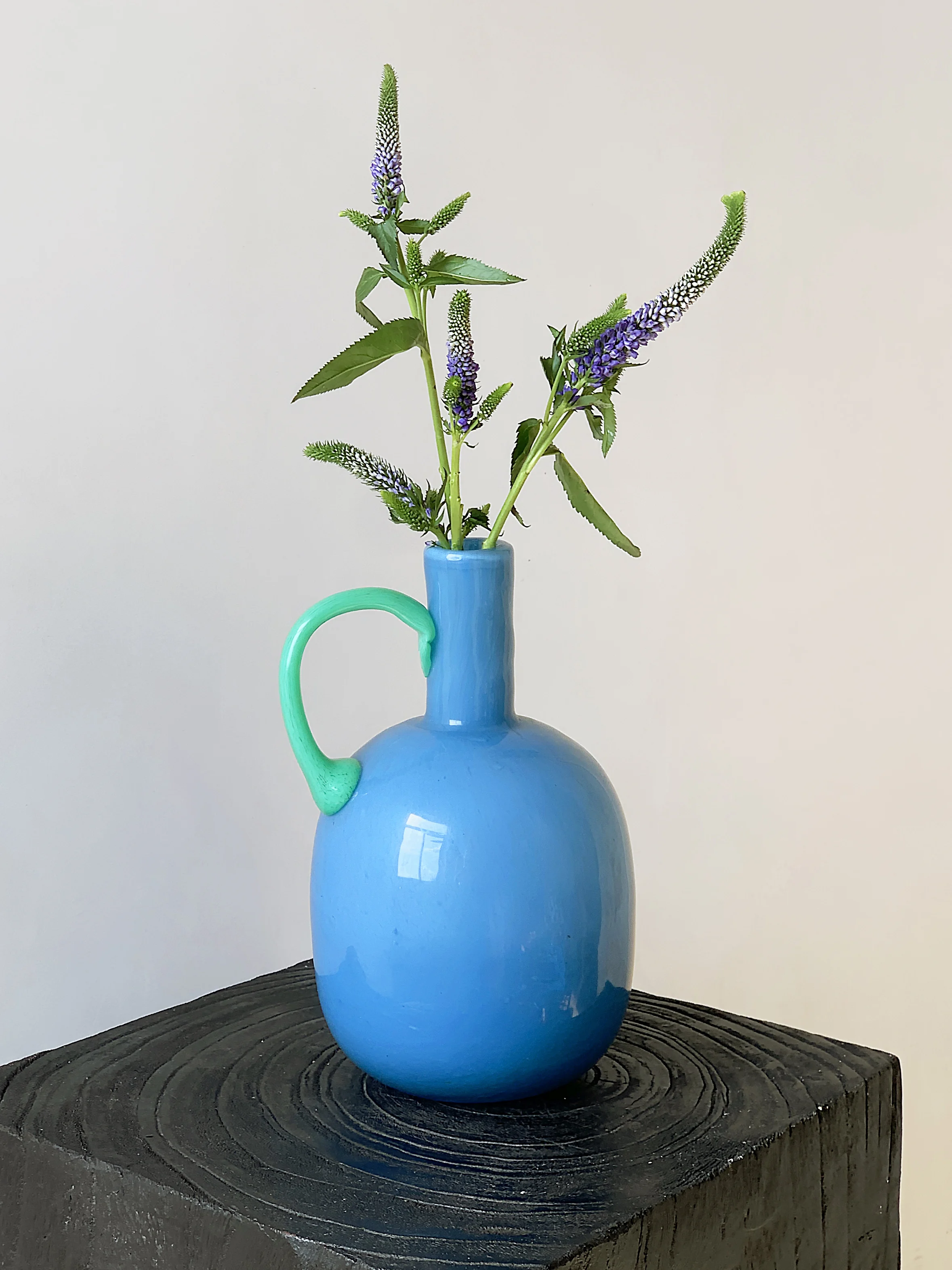 

Minimalist High-End Sophisticated Tableside Cabinet Decor French Vintage Glass Vase Single-Handled Small Teapot Blue Niche Vases