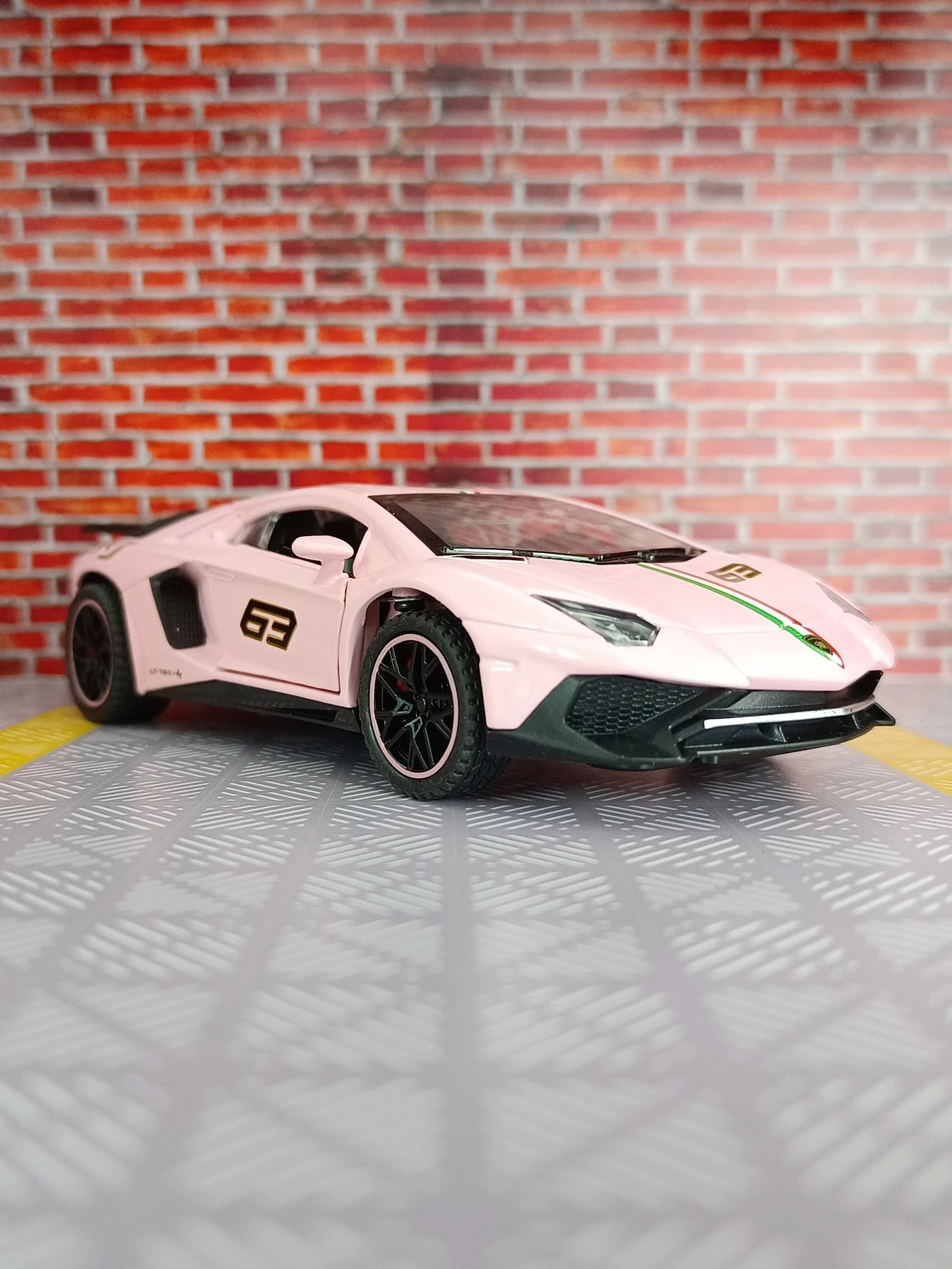 

1:32 simulation LP780-4 alloy rally car model car decoration doors and rear hood can open children's toy cars