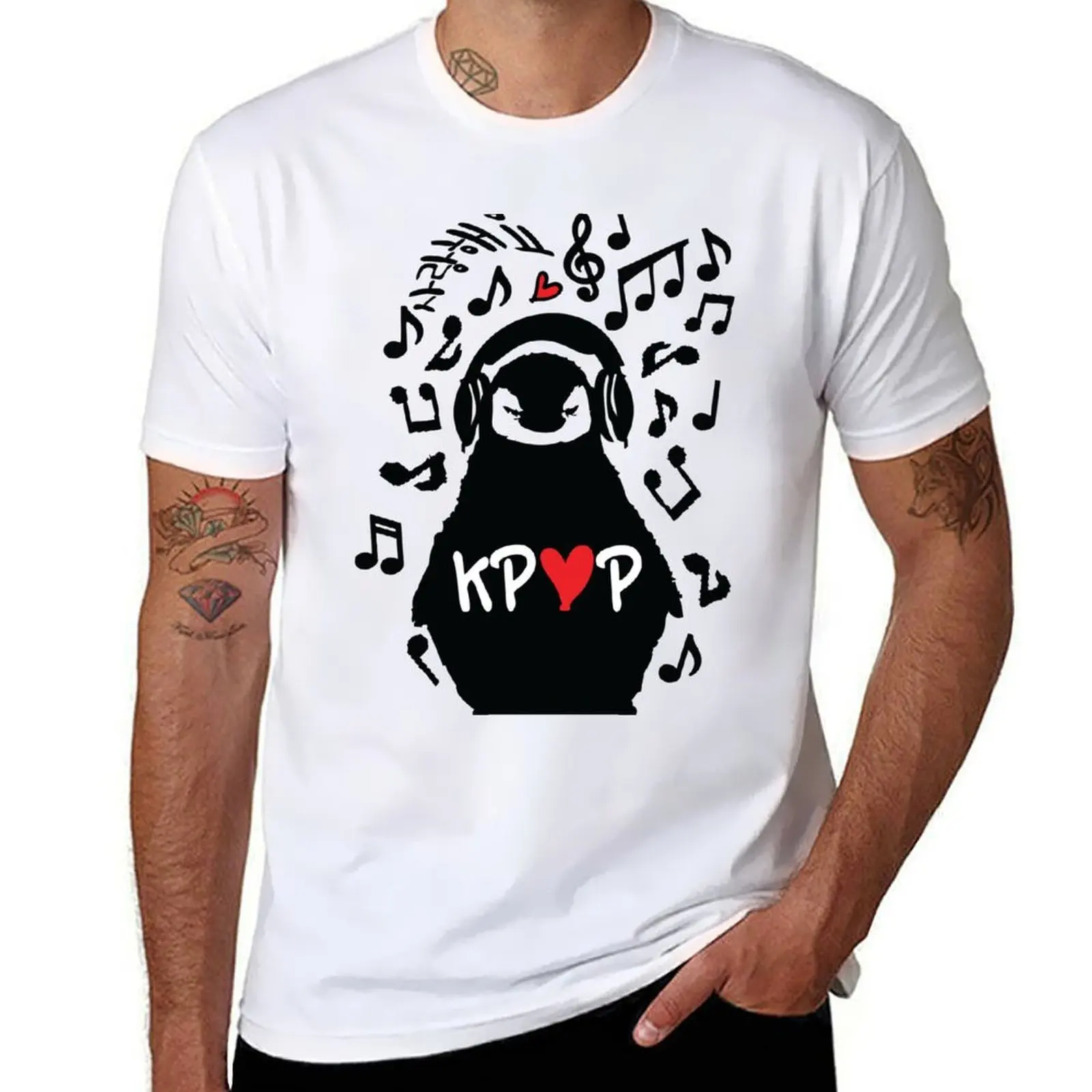

Penguin listen to kpop T-Shirt man t shirts high quality luxury brand man t shirts cotton T-Shirt