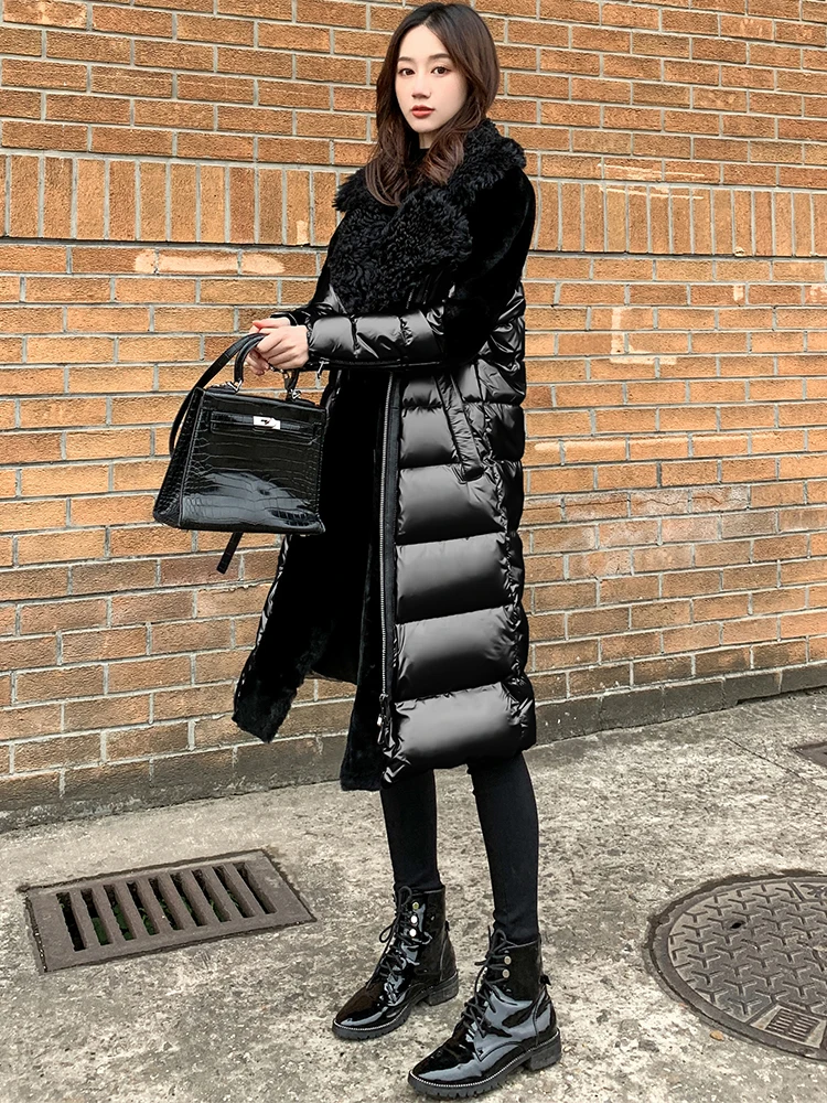 

Зимнее утепленное черное пальто средней длины с вставками из овечьего меха, с блестящей поверхностью, женское пуховое пальто с длинными рукавами на молнии, однотонное