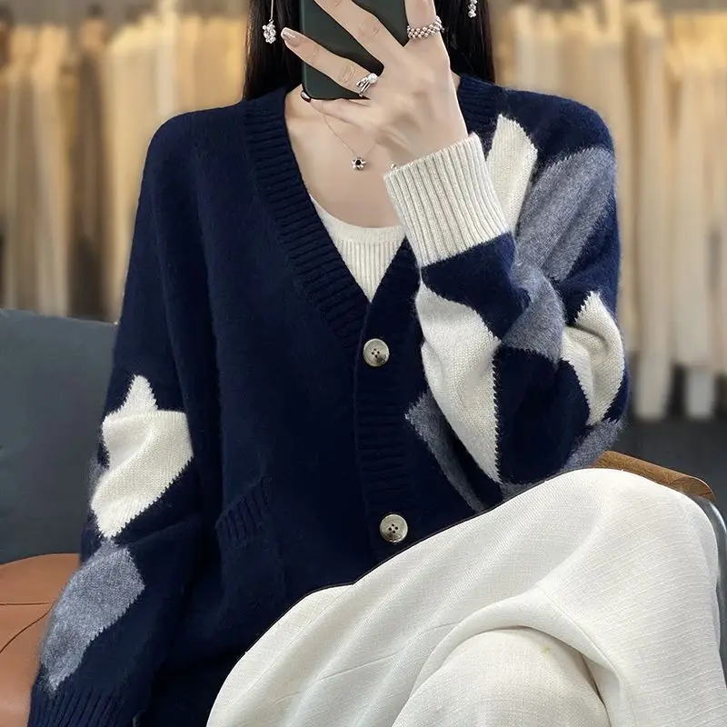 Knitted New Contrasting Color Cardigan Women\'s Diamond Shaped Color Blocked Loose Jacket Knitted Sweater Lazy Sweater Top