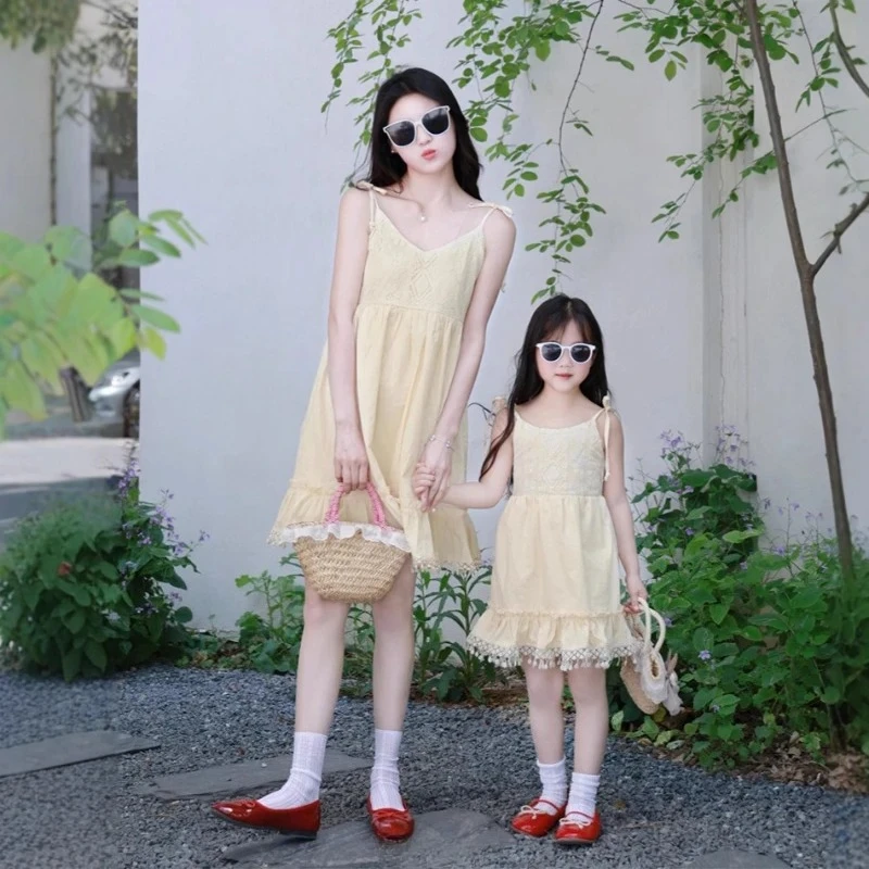 

Cotton Lace Floral Summer Vacation Outfits Cute Girls Dress Sweet Family Clothes Mom 2025 Mother Daughter Matching Dresses