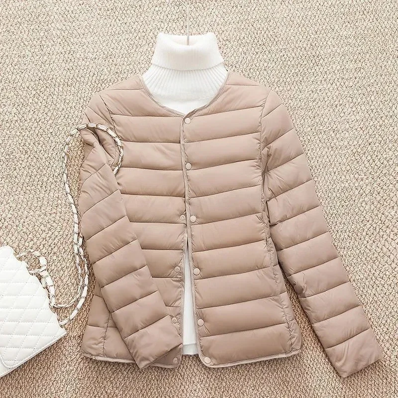 Jaket wanita Korea kerah bulat, jaket mantel kasual ultra-ringan Musim Dingin 2024, mantel parka bantalan leher-o, mantel Puffer