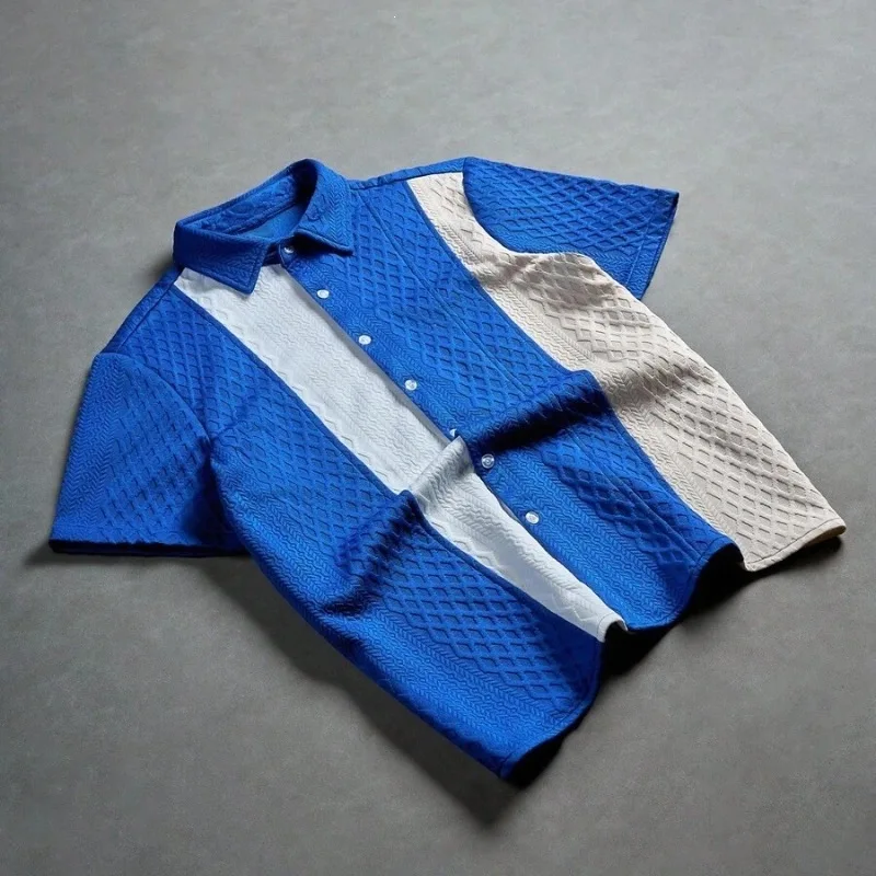 Koreanisches minimalistisches kontrastierendes Patchwork-Strickhemd für Herren, kurzärmelig, mit Revers, lockerer Streetwear-Stil, für Teenager, alltäglich, lässig, mit Knopfleiste – Detail 9