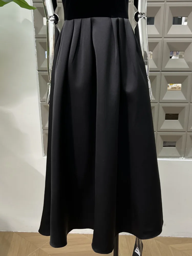 DFDG 2025 فستان نسائي ريترو مخملي لربيع وصيف غير متماثل مرقع رقبة مستديرة بدون أكمام بحزام خصر فستان باري متدفق