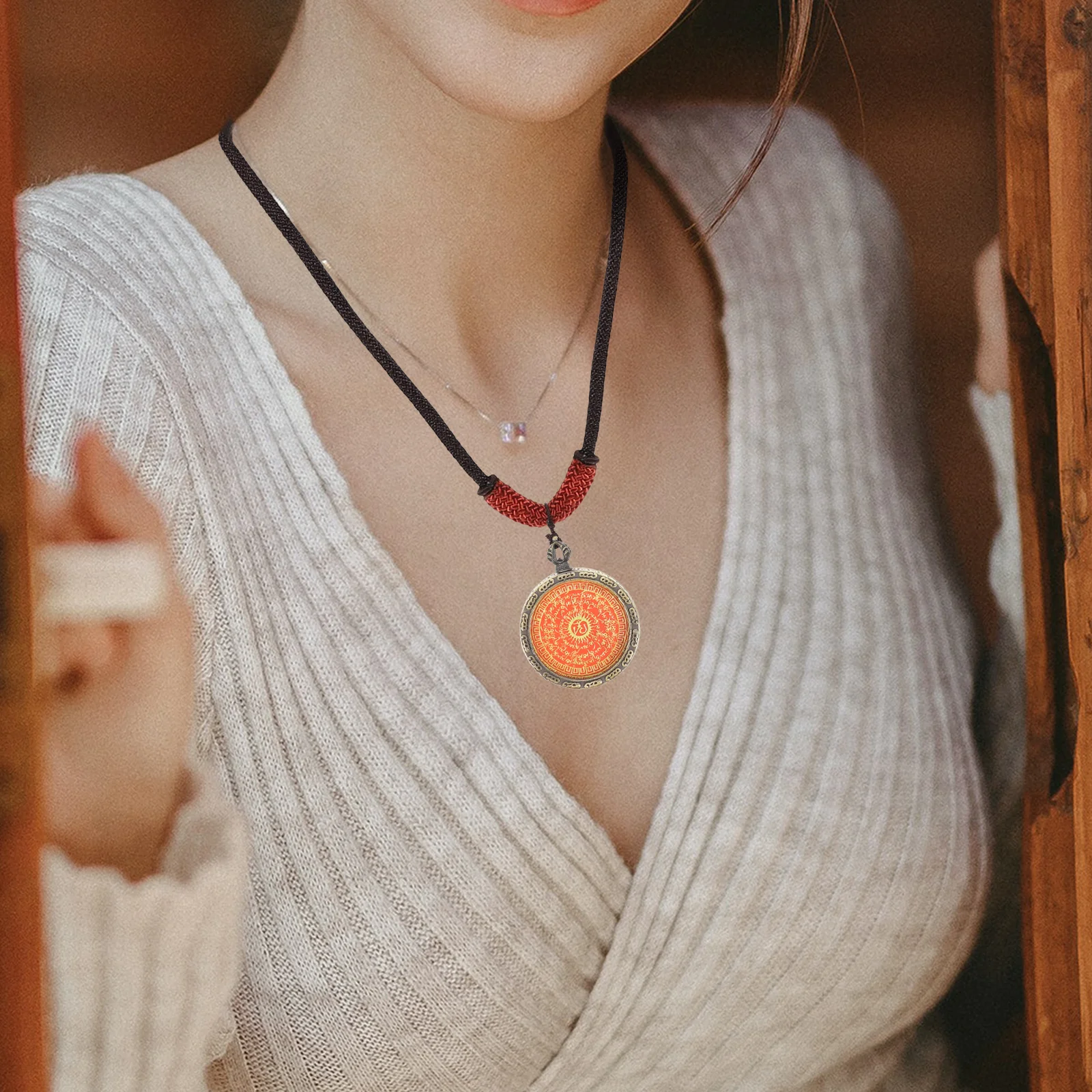 

M Thangka Pendant Necklace Retro Fabric Alloy Plated Clavicle Decor Simple Elegant Party Gift Necklace Accessory
