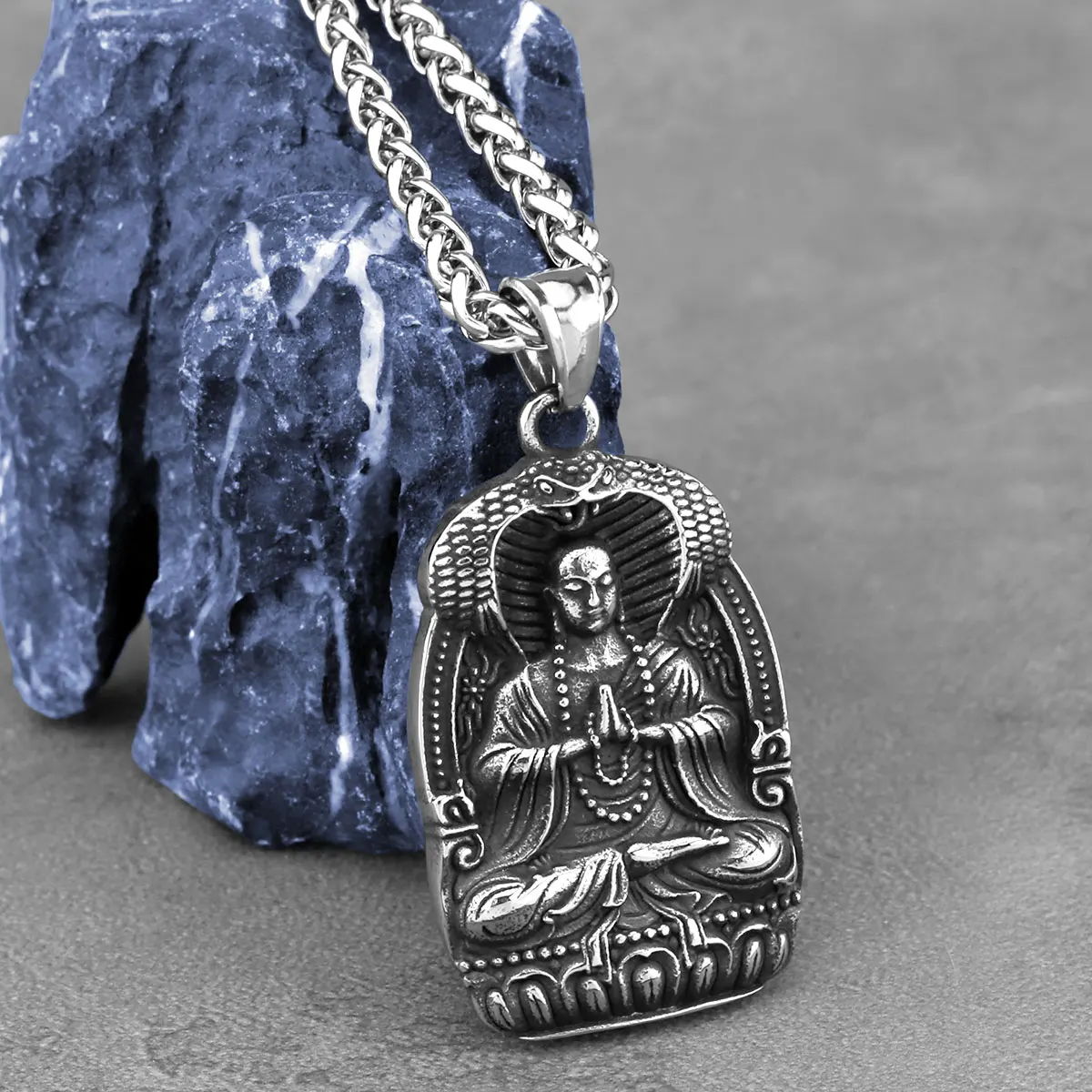 Stainless Steel Bodhisatva Buddha Necklace Men Women Fashion Retro Amulet Pendant Necklace High Quality Charm Jewelry Wholesale