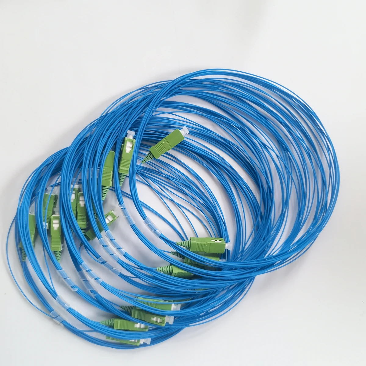 10 個の光ファイバーパッチコード SC/APC-SC/APC 4 メートル 0.9 ミリメートル延長ケーブルシンプレックス屋内 FTTHConvert パッチコード曲げに敏感ではない