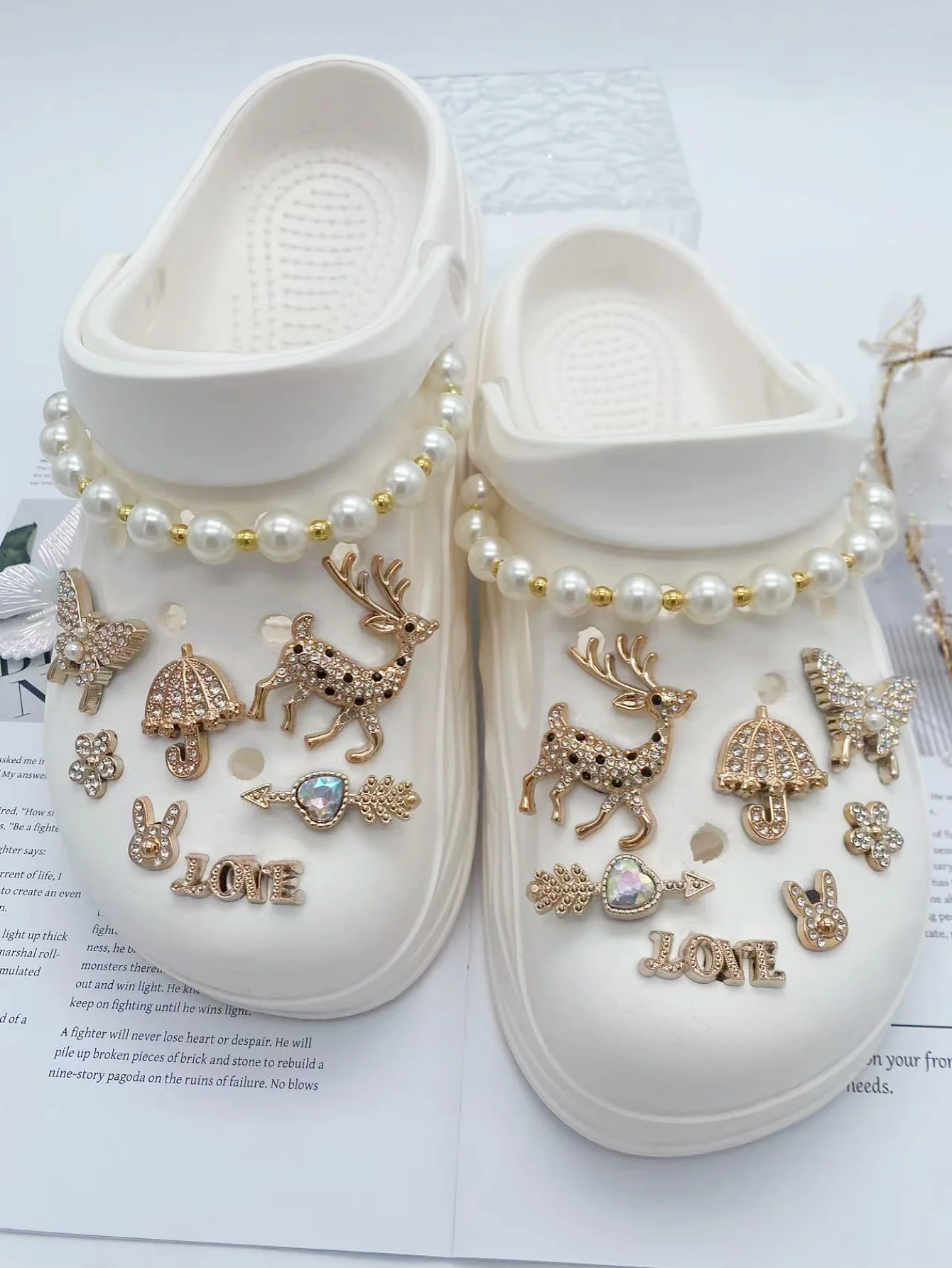 16 ABS-Perlenketten, goldene Schmetterlinge, Regenschirme, Hirsch-Schuhschnallen, DIY-Dekorationen, multifunktionales Schuhclip-Zubehör für