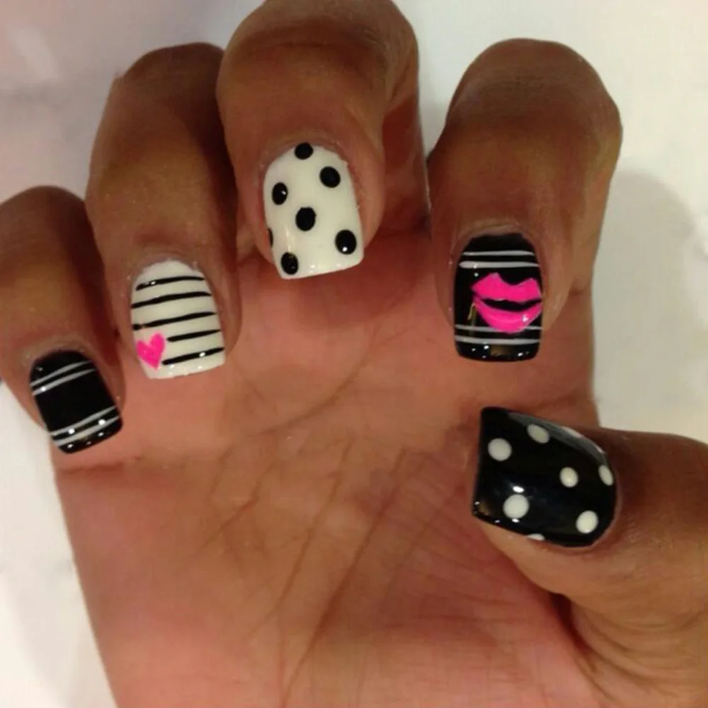 24pcs Y2K Fake Nails with Lovely Black Heart Designs Reusable French False Nails Full Cover Short Press On Nails for y2k Girls