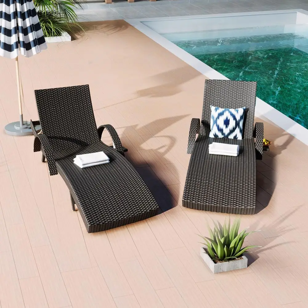 

Комплект из 2 плетеных шезлонгов для улицы с регулируемыми откидывающимися спинками и подлокотниками, прочные стулья из ротанга из полиэтилена для патио, P
