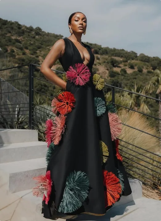 

Black V Neck Satin Evening Gowns With Pockets Colorful Flowers A Line Prom Dresses African Women Formal Occasion Party Dress