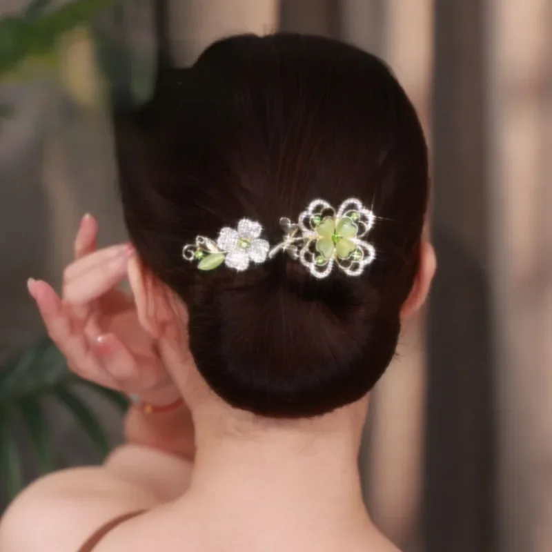 Elegant Green Clover Updo Hair Accessories for Women Retro Luxury Zircon Flower Hairpin Lazy Man Tie Up Hair Stick Mom Headwear