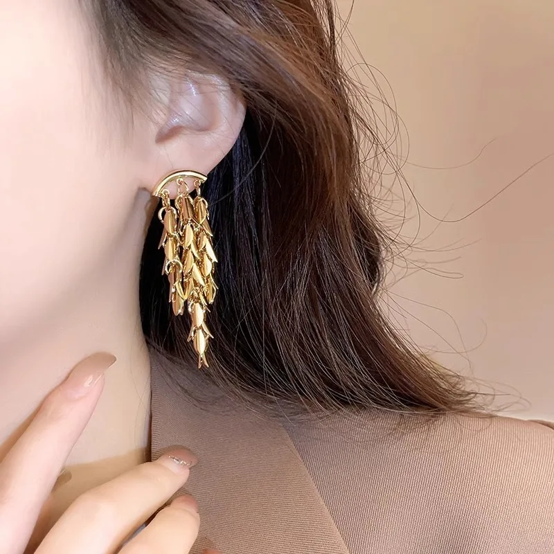 

Silver Needle Curved Leaf Fringed Earrings Exaggerated Gold Long Fringed Wheat Stud Earrings Temperament Internet Celebrity Autu