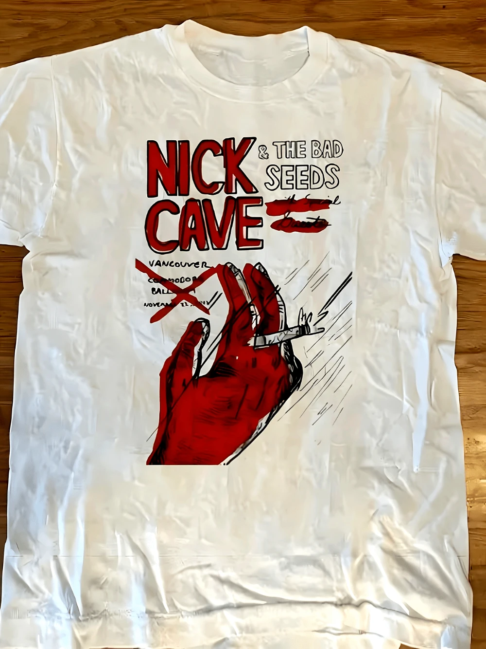 Camiseta de concierto de Vancouver de Nick Cave and The Bad Seeds para hombre, con estampado vintage del logotipo de la banda (rojo/negro sobre blanco), manga corta