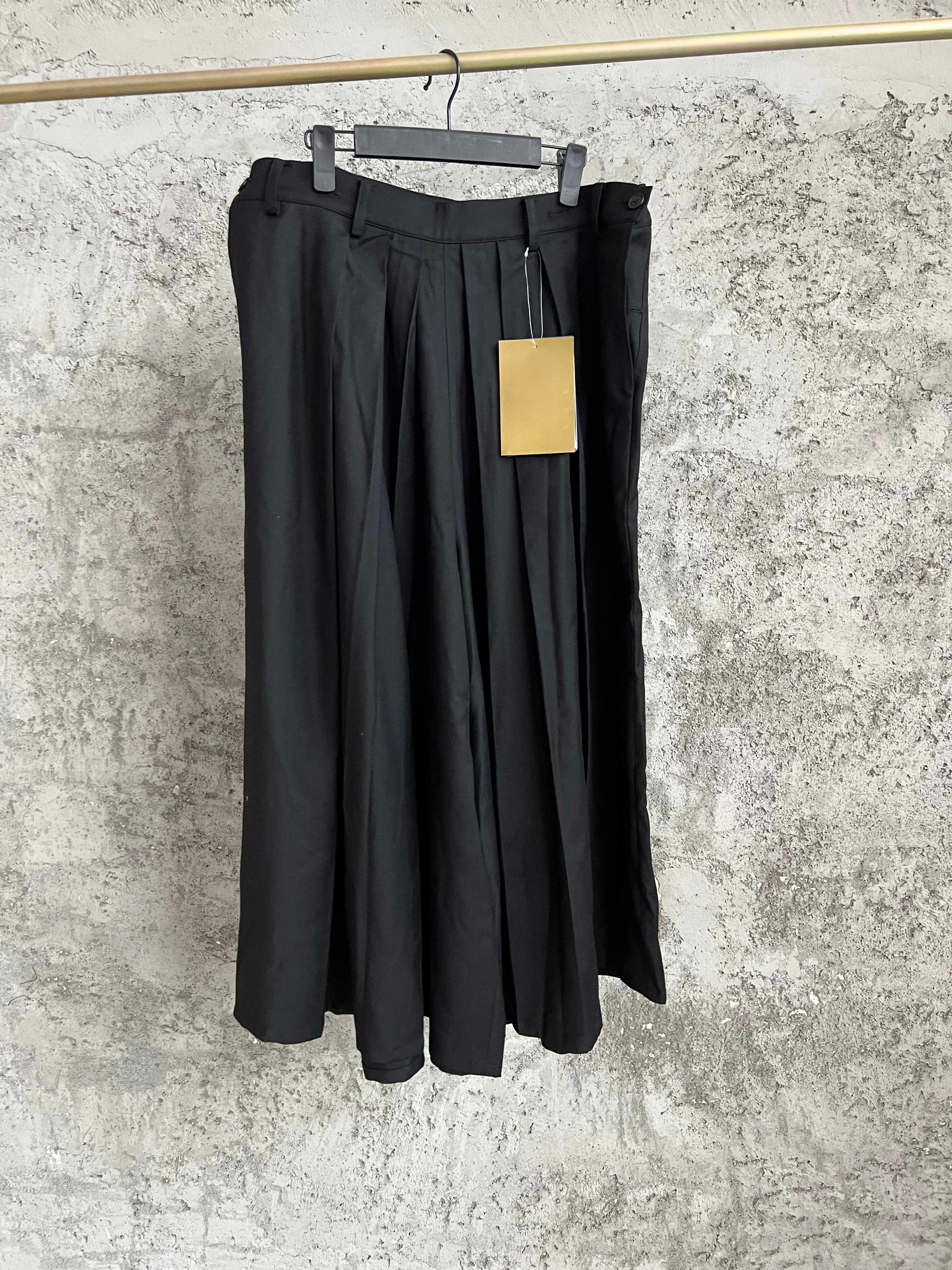 

TOP-YAMAMOTO original dark Japanese style trendy men's versatile loose pleated nine-inch pants and lantern pants
