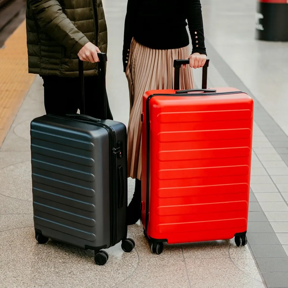 Lightweight 28 Inch Hard Shell PC Luggage with Smooth Spinner Wheels - Large Checked Suitcase for Travel