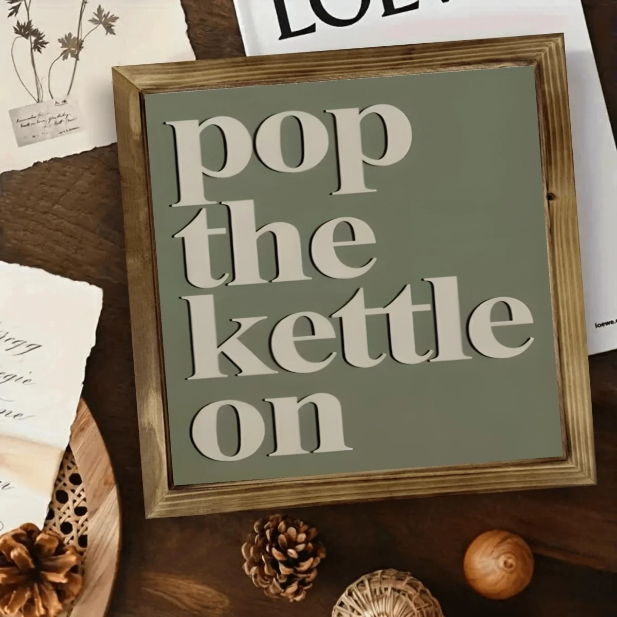 2D Flaches Quadratisches Lustiges Küchen-Zitat Holz-Dekor 'Pop the Kettle On' Schild zum Aufhängen für Heim-Bar Café Wandkunst