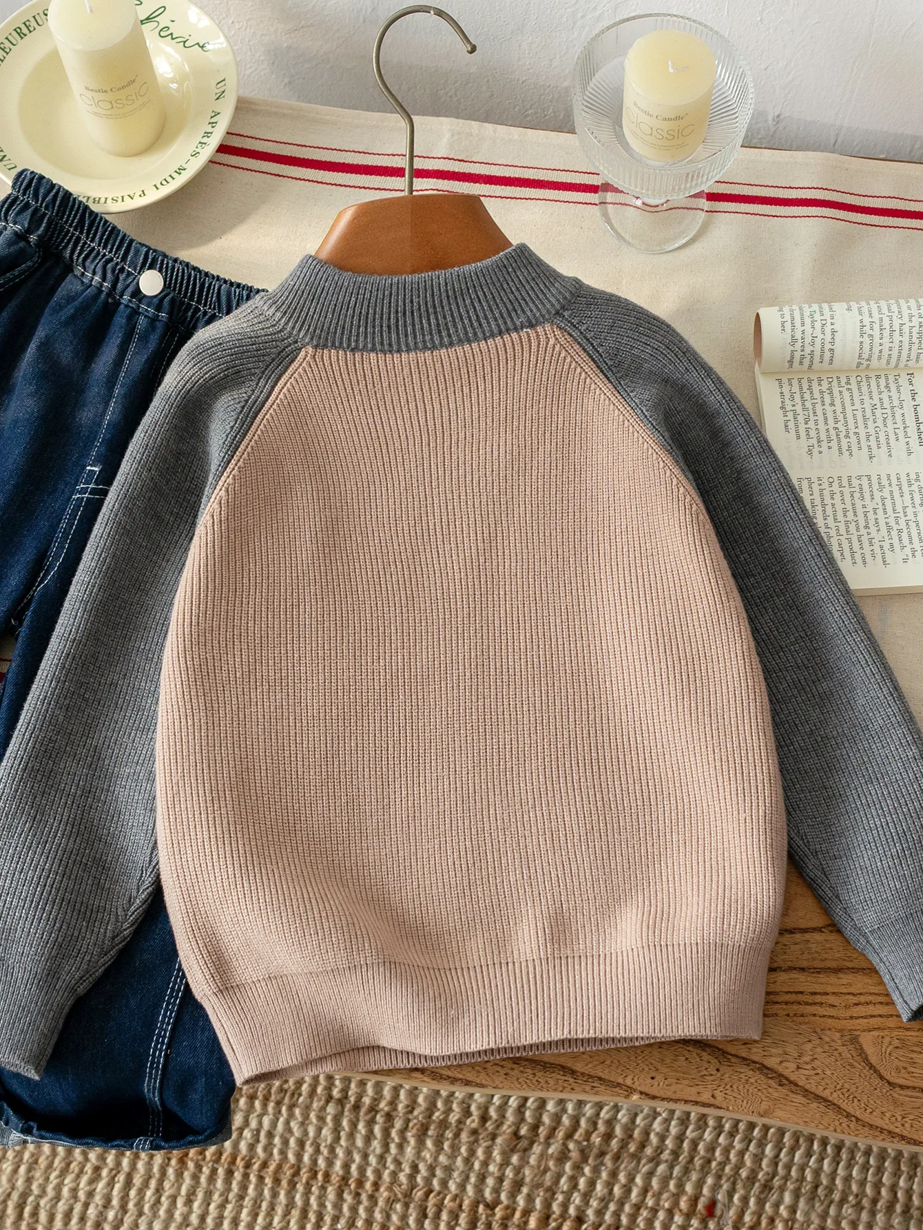 Boys' long sleeved sweater knitted contrasting pullover suitable for daily leisure, campus spring and autumn, winter