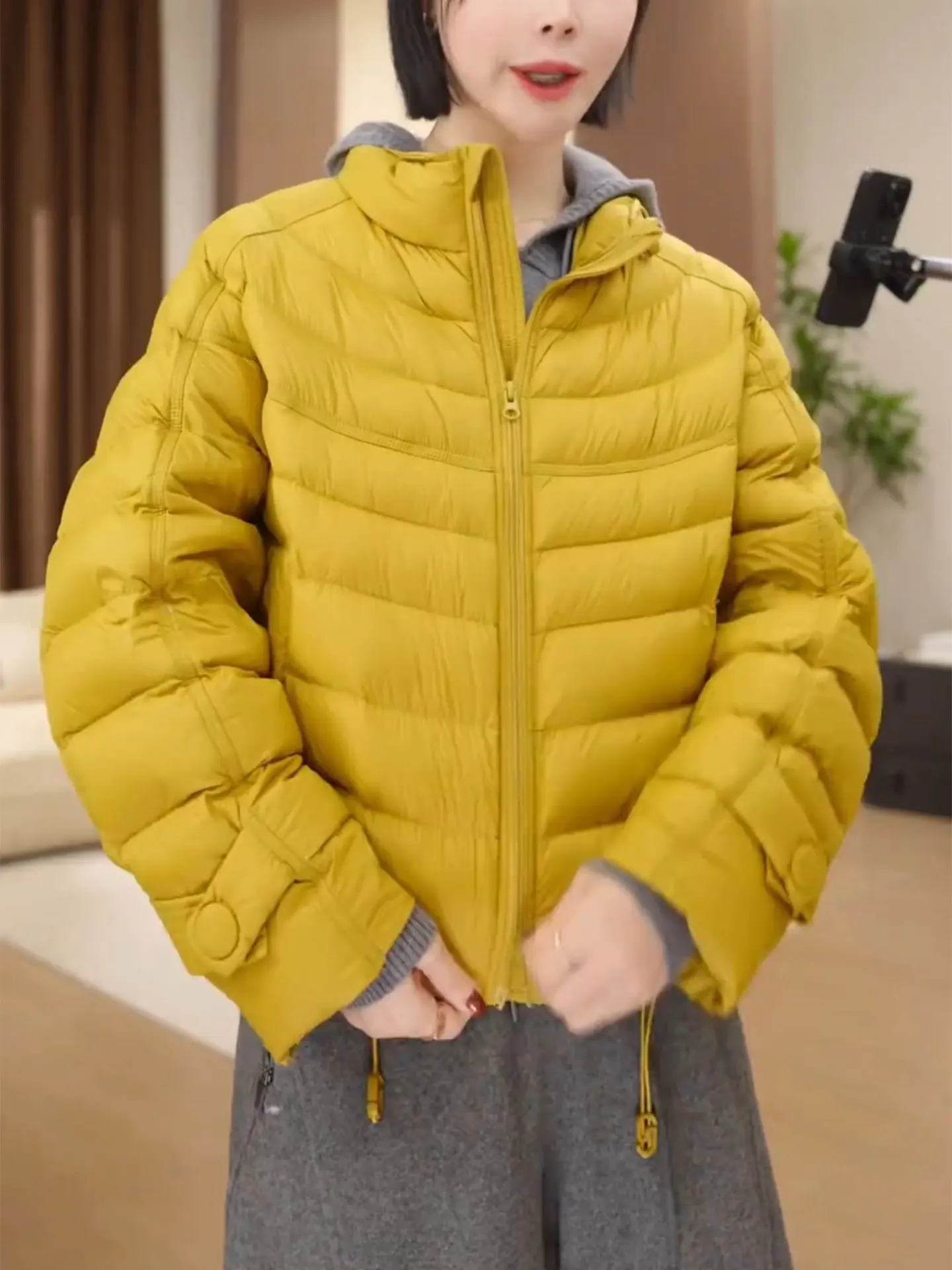 

Korean Style White Duck down Short Puffer Jacket Women's Lightweight Fashionable Autumn Winter Outerwear Stand Collar