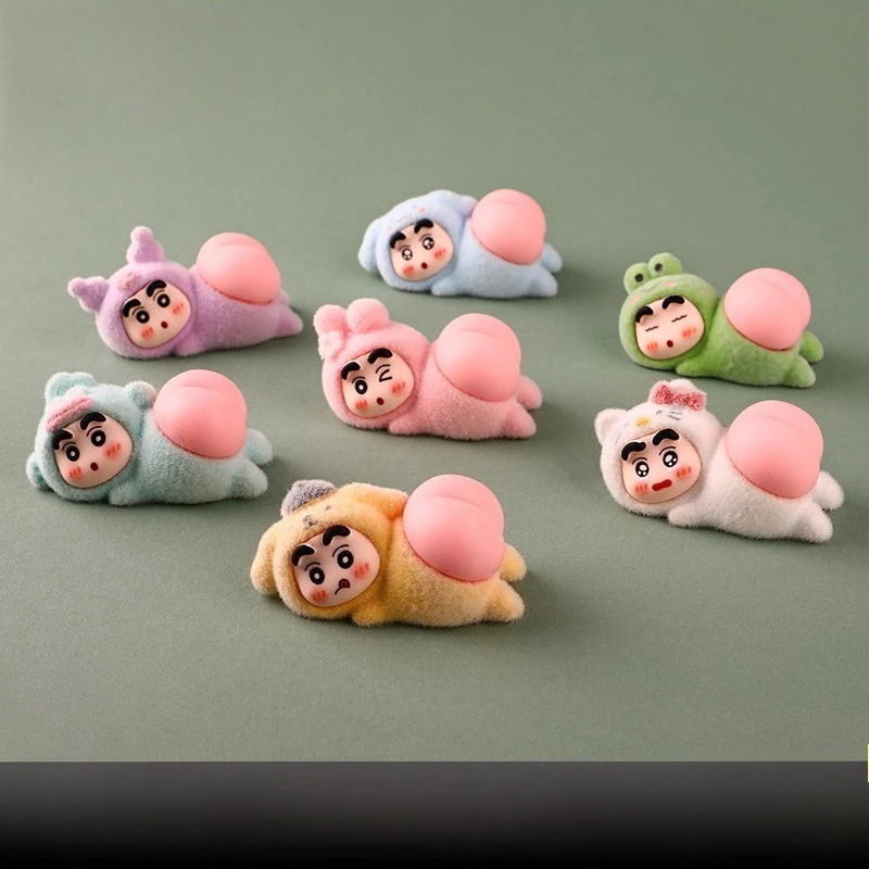 

Crayon Shin chan Anime Periphery Desktop Ornament New Shin chan Cute Particle Resin Kawaii Pair Collision Small Ornament