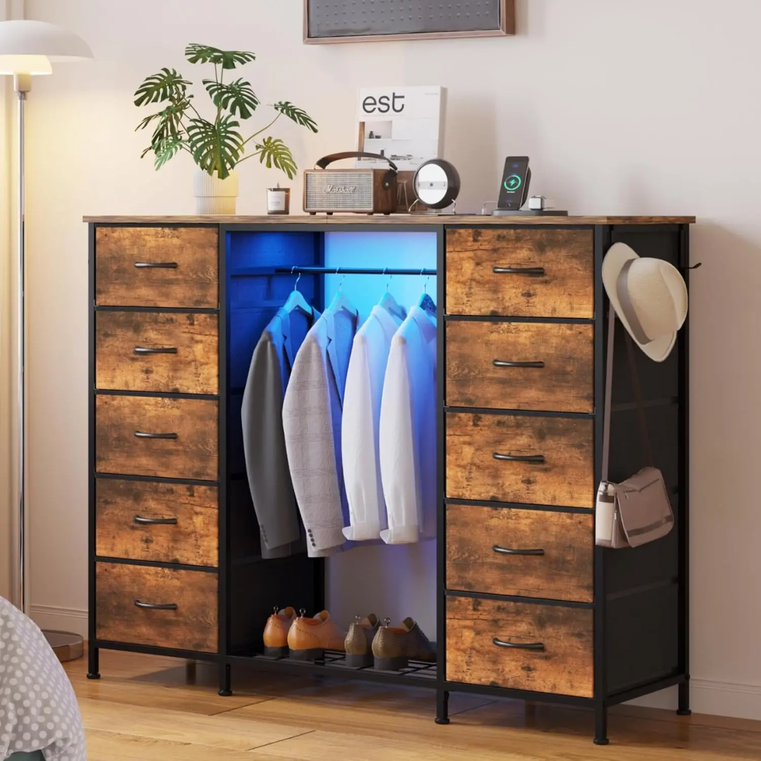 

Тумба-комод 2-в-1 на 55 Вт с вешалкой, 10 ящиками, LED-подсветкой, зарядной станцией для спальни, цвет «Рустик-коричневый»