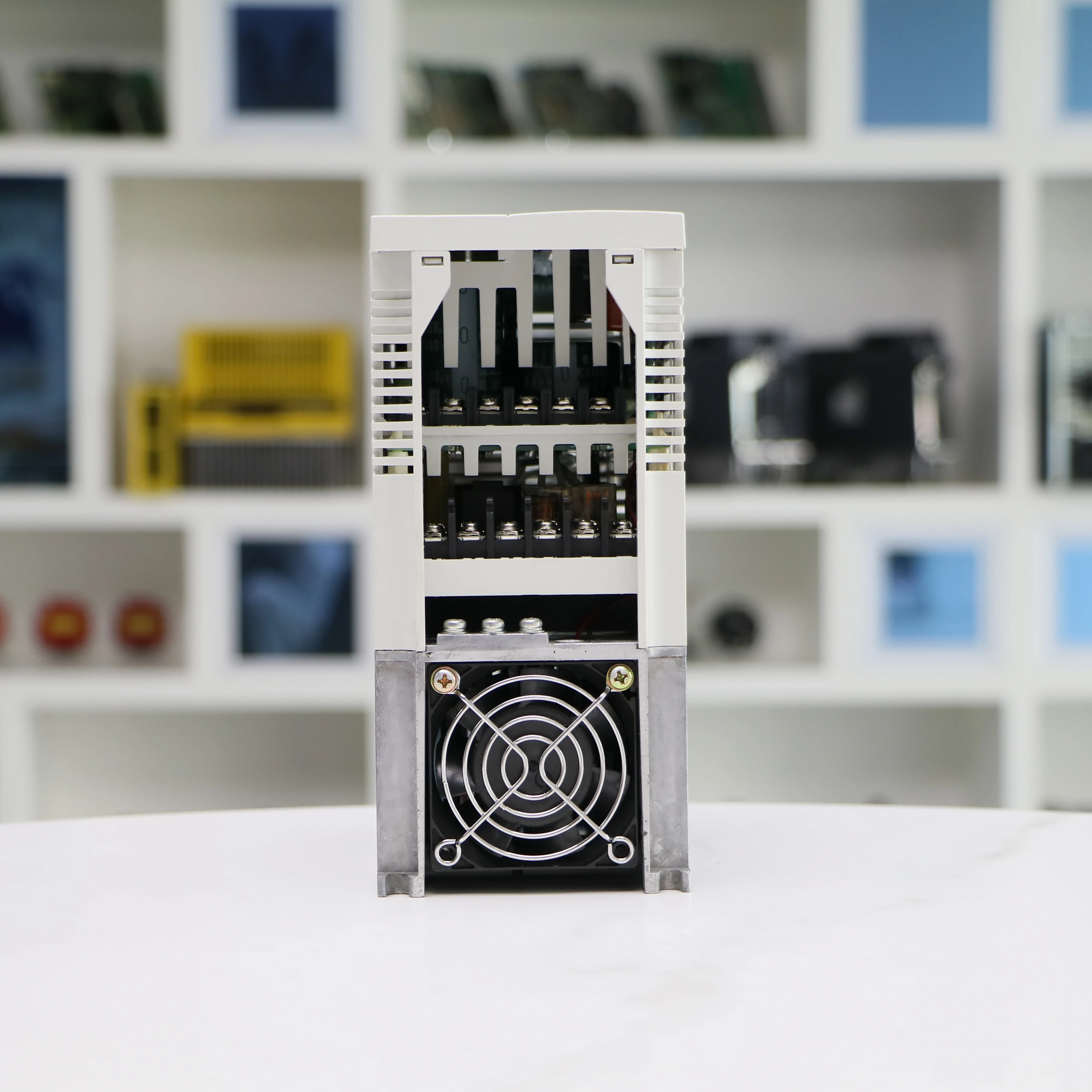 MR-J2-350CT Servo Drive Novo estoque com garantia de um ano