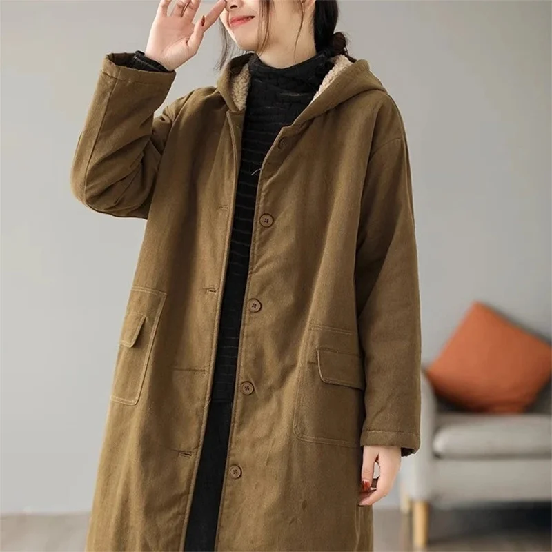 เสื้อแจ็คเก็ตผ้าฝ้ายความยาวปานกลางถึงยาวเพิ่มขนแกะหนาหนาสําหรับผู้หญิงฤดูหนาว 2025 Lambhair เสื้อแจ็คเก็ตผ้าฝ้ายคลุมด้วยผ้า