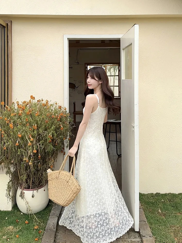 Abito camis da donna vintage ricamato Abito longuette coreano chic con spalline per spaghetti Y2K Abito elegante da donna in spiaggia con linea A