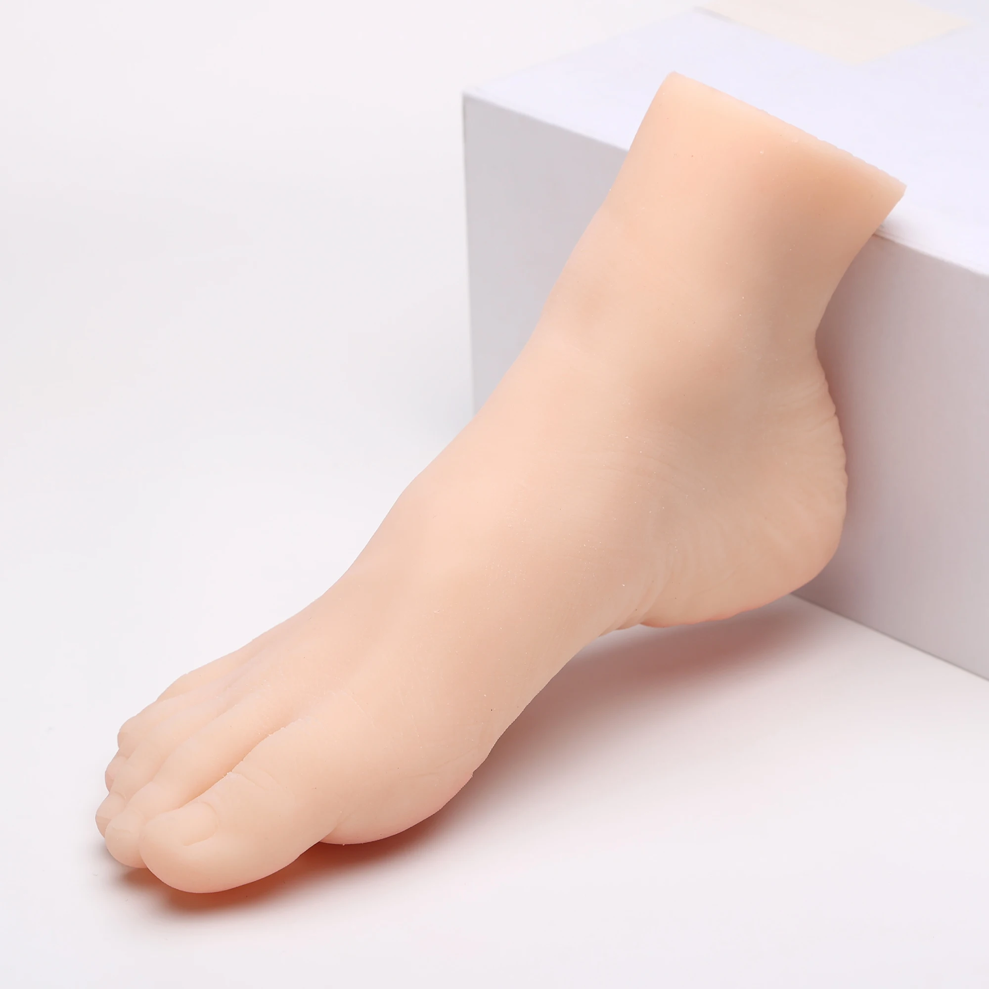 18cm Cute Child Girl\'s Foot Model Lifelike Simulation Fake Nail Practice Feet for Shoes Sock Display Props Stockings TPE H31