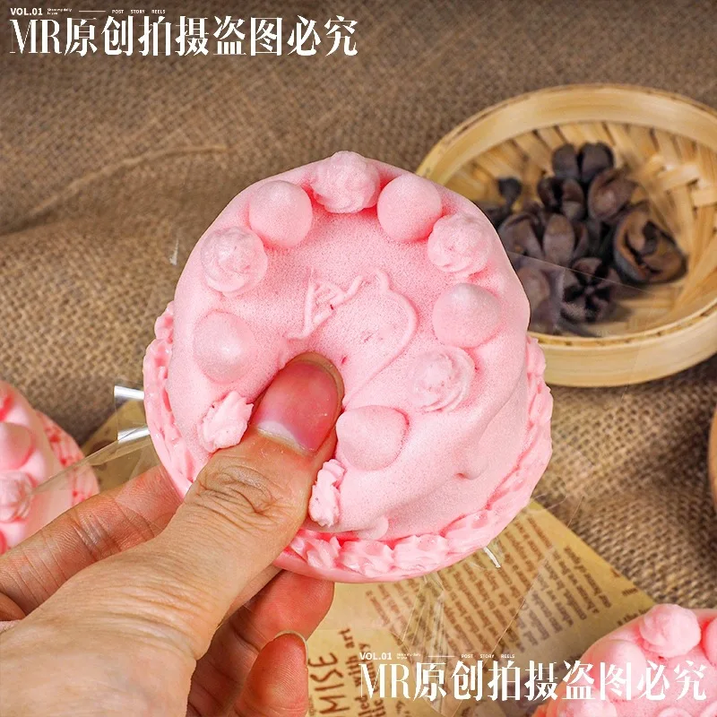 Nette Bär Geburtstag Kuchen PU Langsam Rebound Prise Spielzeug Simulation Super Nass Weiche Erdbeere Kuchen Squeeze Stress Relief Vent Spielzeug Geschenk