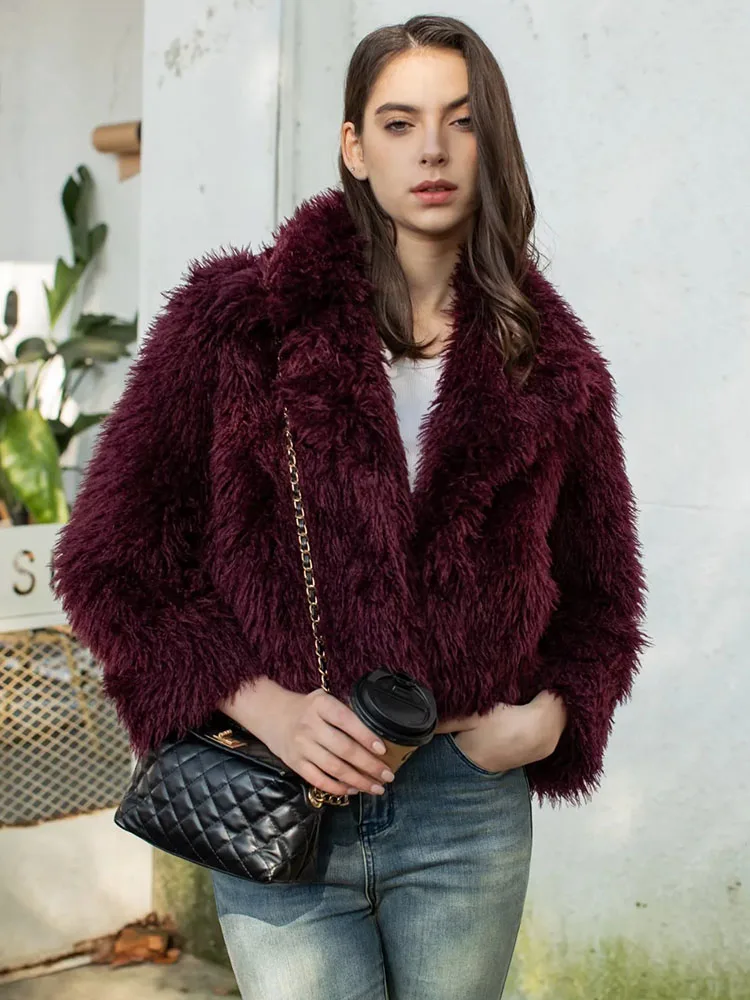 Chaqueta con efecto de piel sintética y solapa ancha para mujer, abrigo corto decorado con bolsillo y temperamento elegante, otoño 2025