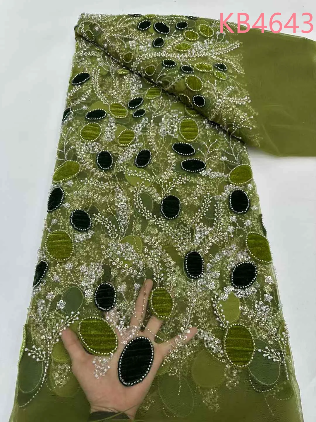 2025 High Quality Africa Green Embroidered Lace Fabrics Beads French Mesh Net Fabric Sequins Tulle Lace For Wedding Dress KB4643