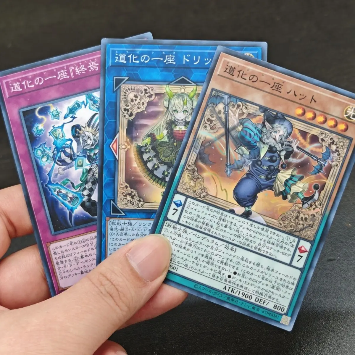 

3 шт. Yu-Gi-Oh! Набор для самостоятельной сборки: Новая коллекция карт «Клоунский клан» (серия Whiteface) — универсальная настольная карточная игра