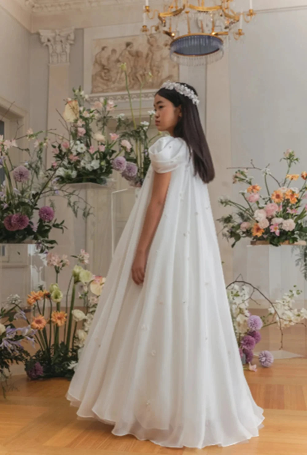 

Customized Lvory Flower Girl Dresses For Wedding Appliques Pearls Floor Length Graceful Princess Birthday Party Banquet Gown