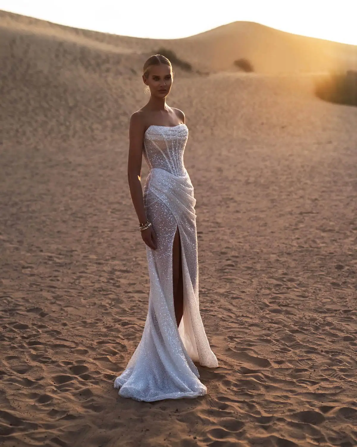 Vestido De novia Sexy De sirena del desierto sin tirantes con cuentas divididas sin mangas Vestido De novia desmontable Vestido De novia personalizado