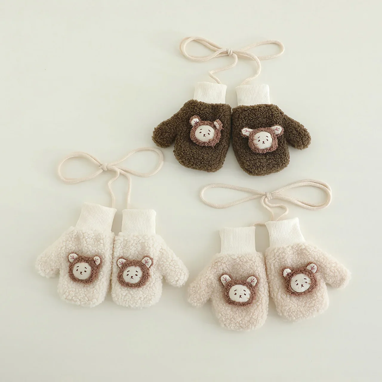 

Зимние перчатки из овечьей шерсти для детей, варежки с милым мультяшным кроликом, утолщенные теплые плюшевые перчатки с полным пальцем и веревками