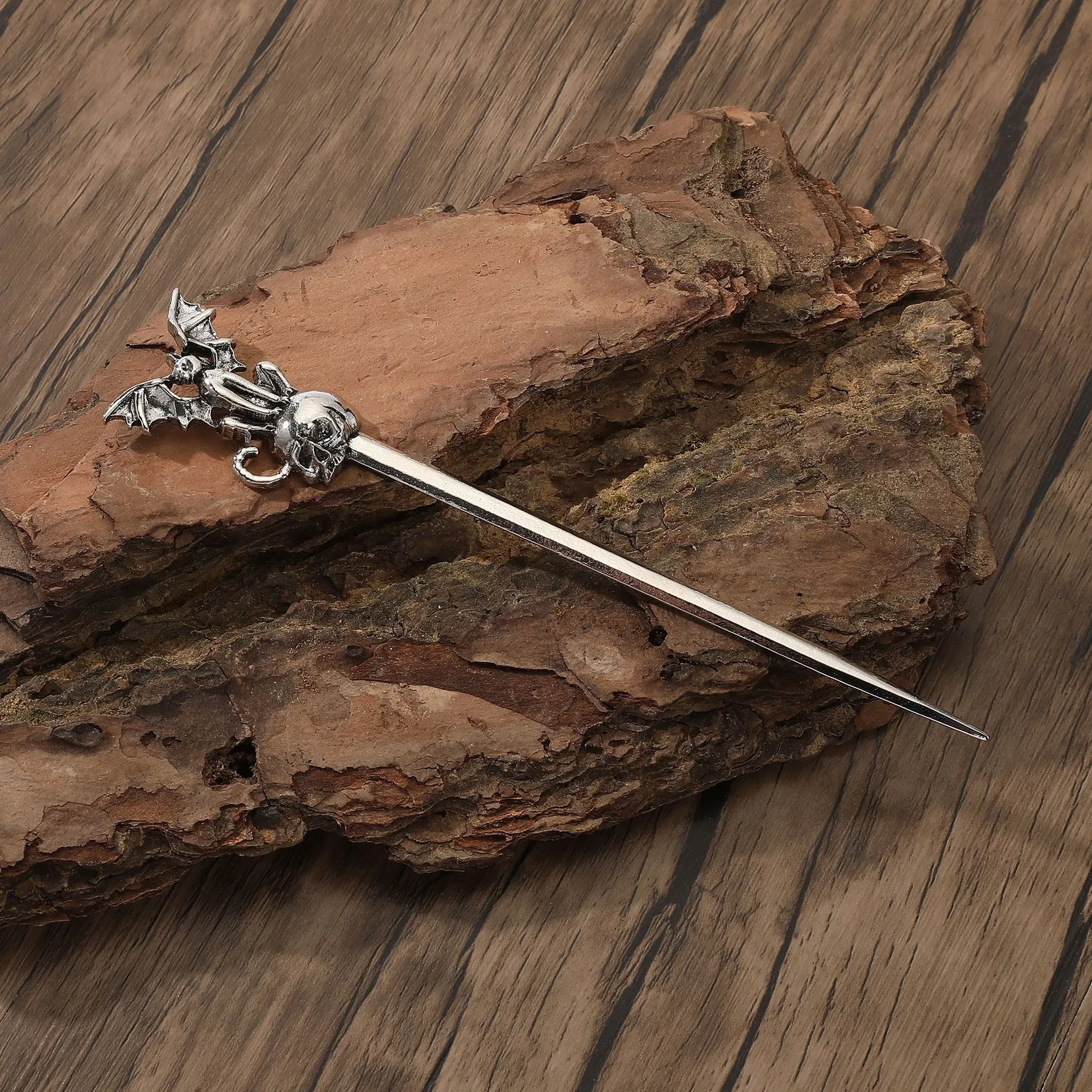 1 шт., готическая заколка для волос со скелетом и летучей мышью, темный тотем, подходит для причесок, наряды в стиле панк, нишевые персонализированные головные уборы