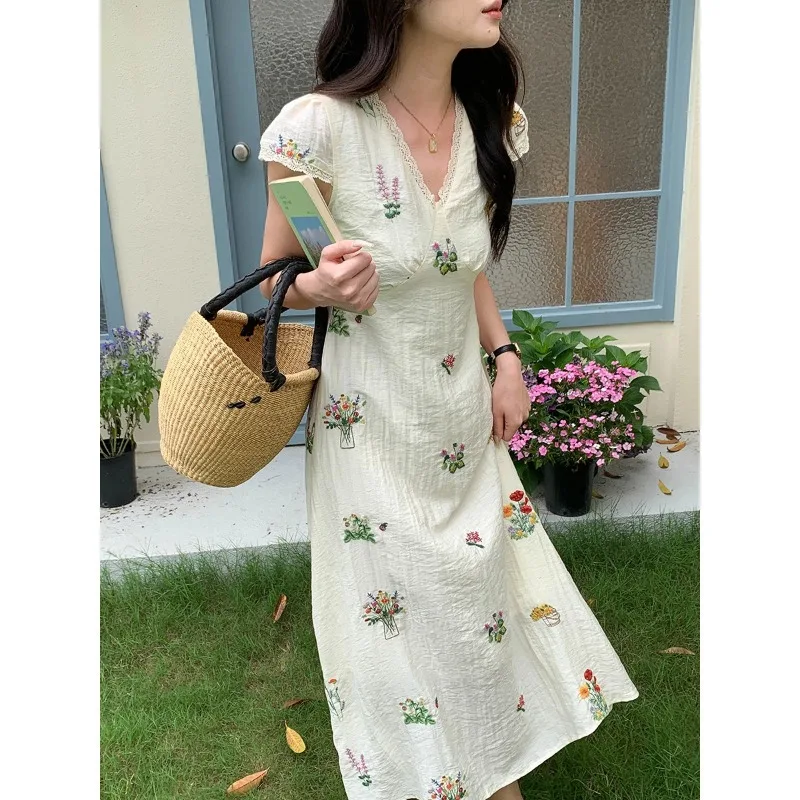 

Letters From Flowers, Sweet Lace V-neck Embroidered Lace-up Waist Dress, Beautiful Gentleness, Elegant Temperament, High Quality