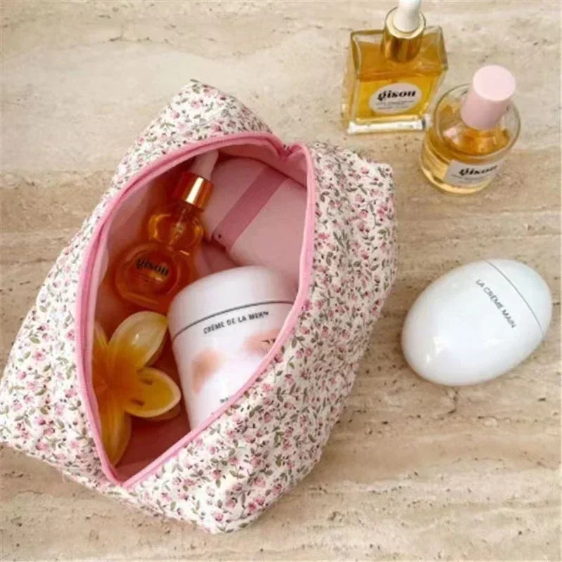 Organizer di stoccaggio borsa per il trucco trapuntata gonfia floreale borsa stampata con fiori borsa per cosmetici da viaggio grande accessorio per