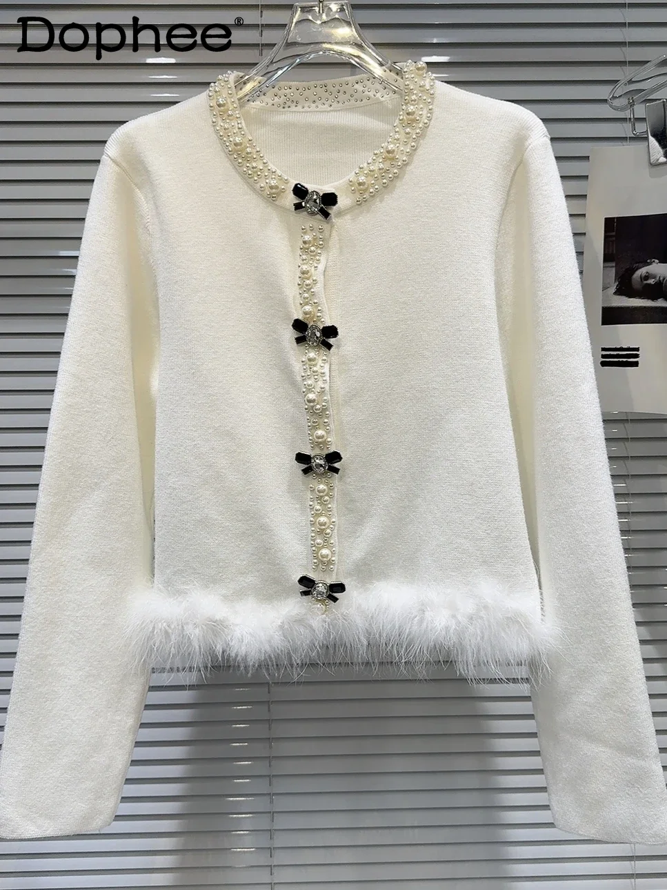 2024 Autumn New Pearl Beaded Edge Faux Fur Hem Luxury Exquisite Round Neck Long-sleeved Knitted Sweater Korean Fashion Cardigan