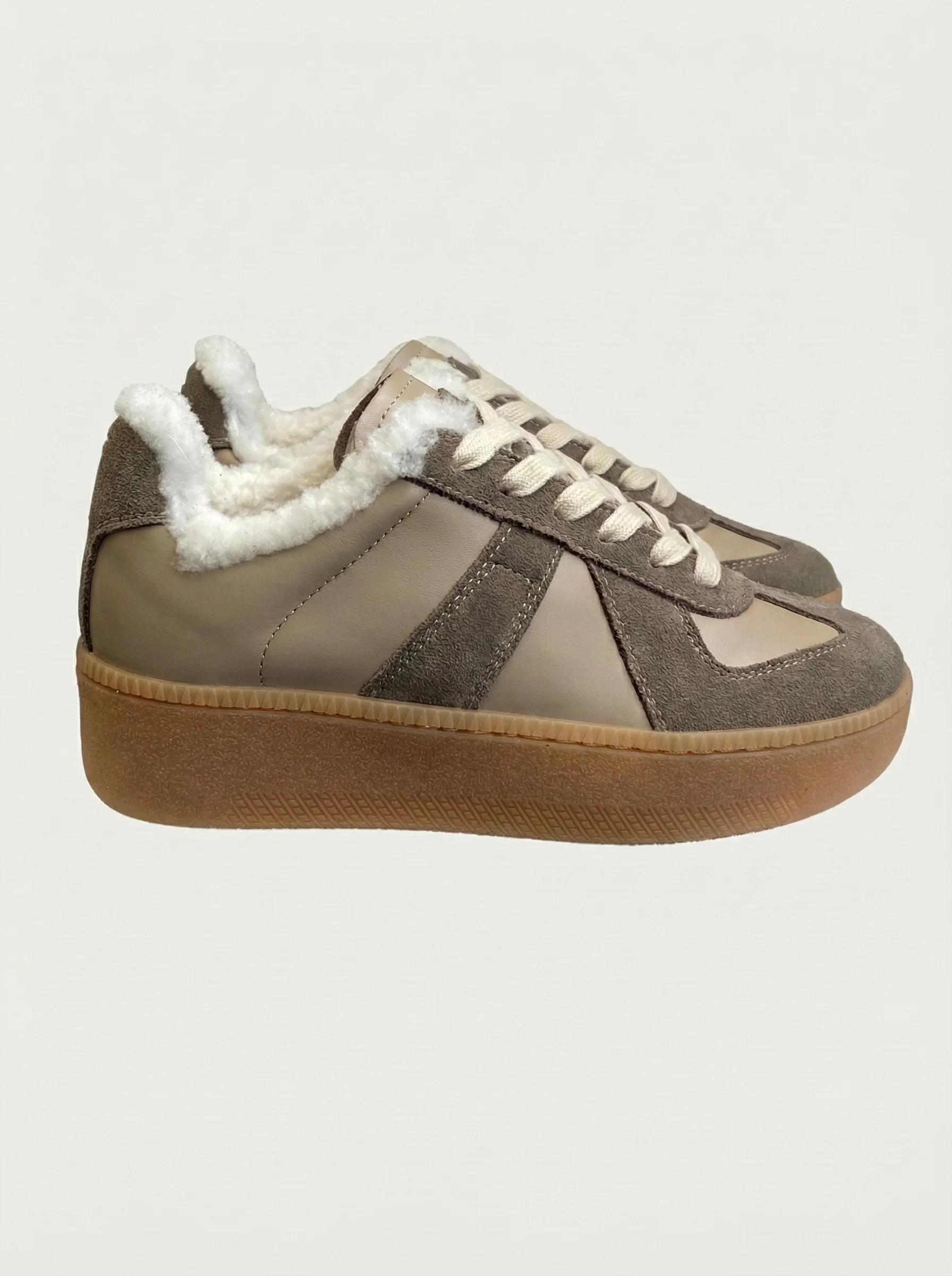 

26 new casual shoes, sports shoes, training shoes, made of cowhide fabric and sheepskin lining,comfortable, breathable