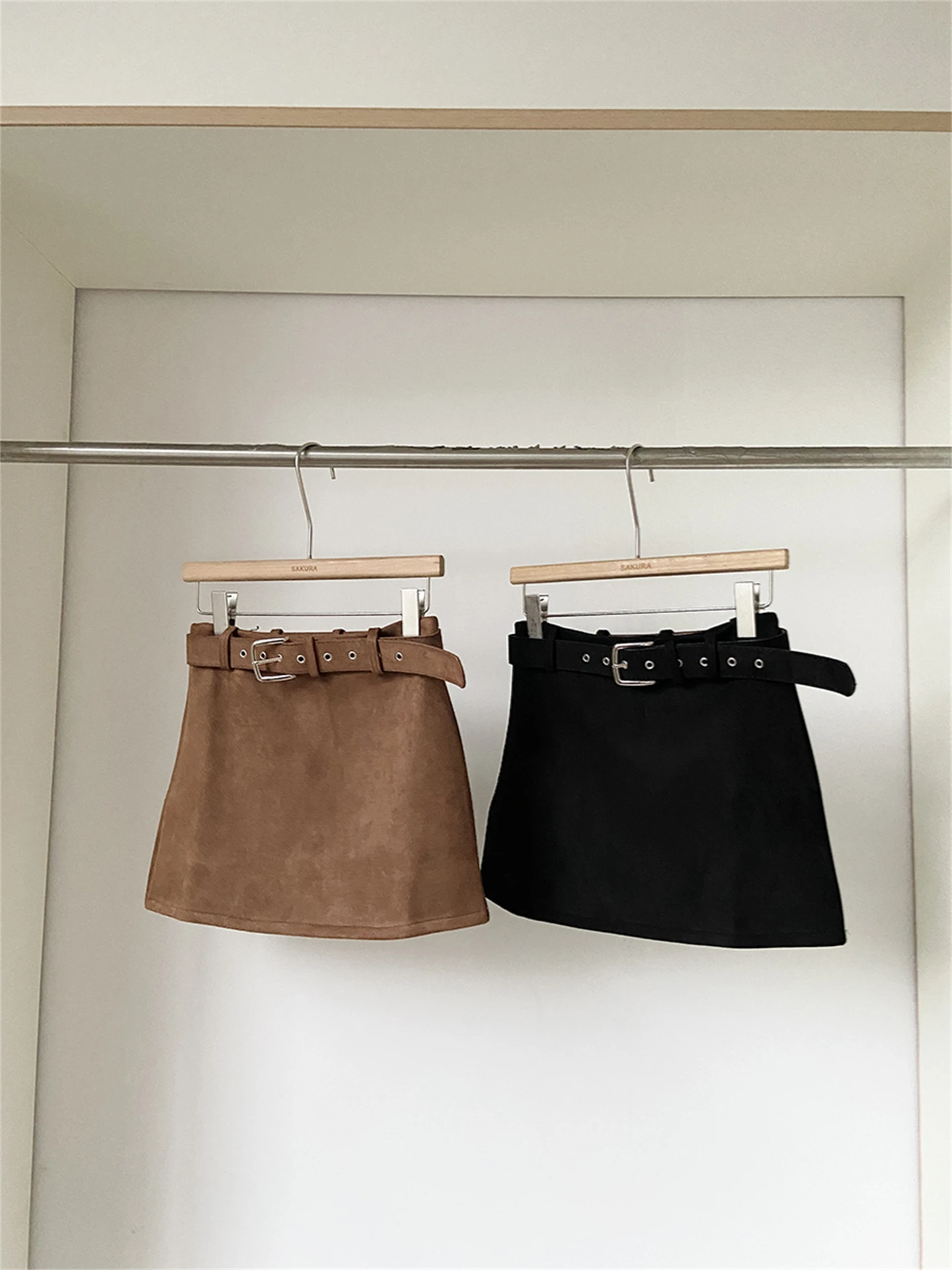 

Юбка из замши с высокой талией и поясом, кофейного цвета, А-силуэт, женская, весенняя новинка, корейский стиль, облегающая, повседневная, для отдыха