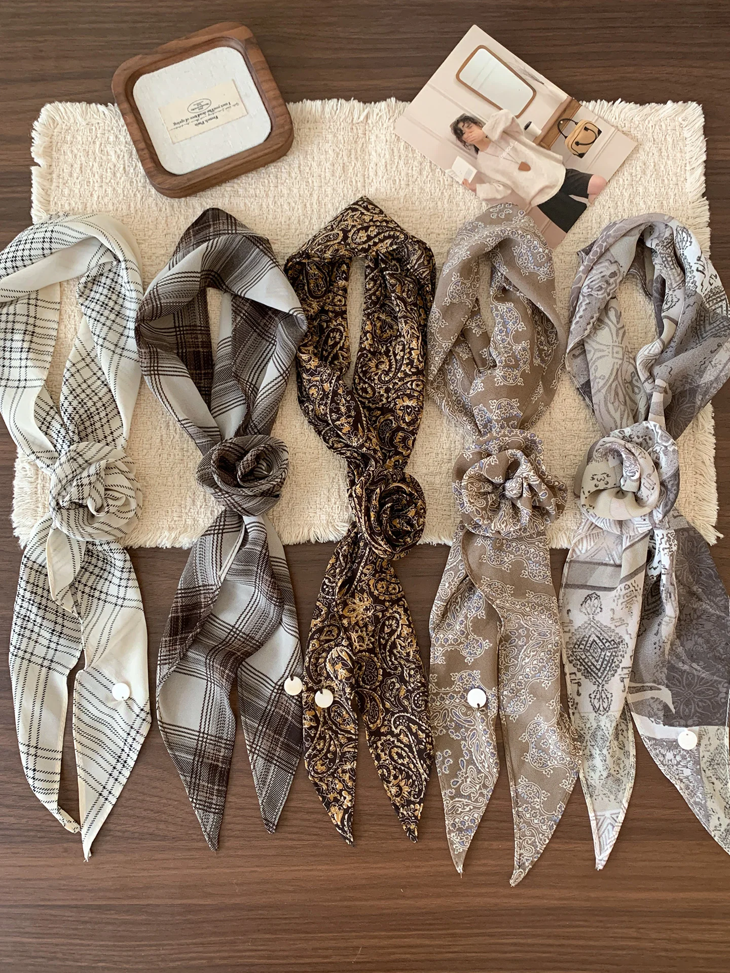 lenco-longo-feminino-retro-xadrez-com-rosa-3d-fino-para-primavera-verao-acessorio-de-cabelo-bandana-pequena-estilo-coreano-lenco-decorativo